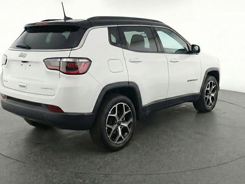 Used 2025 Jeep Compass Limited AWD/4WD image 9