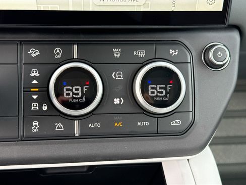 New 2026 Land Rover Defender 110 X-Dynamic SE AWD/4WD image 34