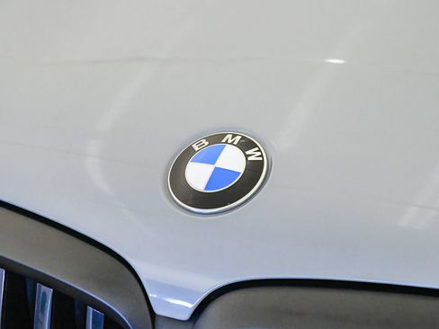 Used 2024 BMW X5 sDrive40i w/ M Sport Package RWD image 9
