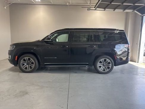 Used 2024 Jeep Wagoneer Series II w/ Flexible Seating Group image 10