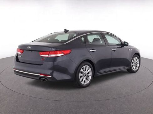 Used 2018 Kia Optima S FWD image 4
