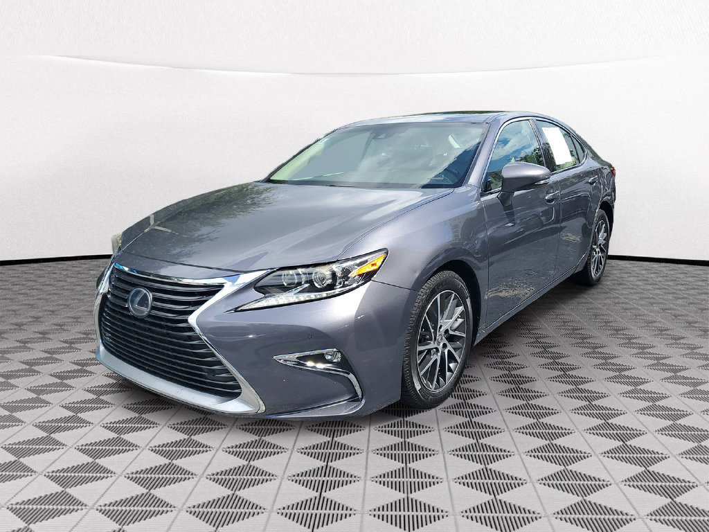 Used 2017 Lexus ES 350 w/ Luxury Package FWD image 3