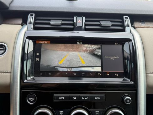 Used 2019 Land Rover Discovery HSE AWD/4WD image 12