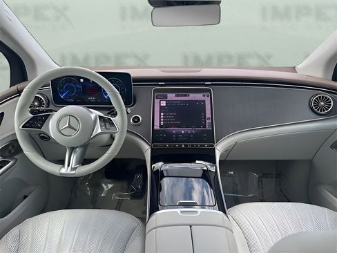 Used 2023 Mercedes-Benz EQE 500 4MATIC SUV w/ Exclusive Trim Package image 13