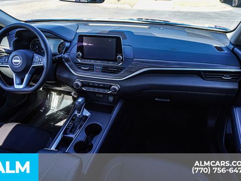 Used 2025 Nissan Altima 2.5 SV image 25