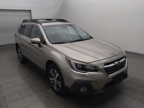 Used 2019 Subaru Outback 3.6R Limited AWD/4WD image 13
