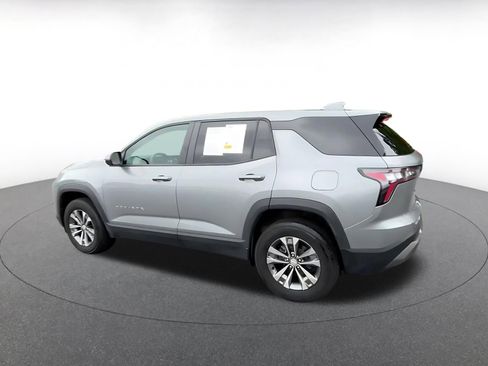 Used 2025 Chevrolet Equinox LT FWD image 10
