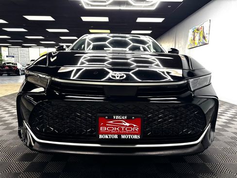 Used 2024 Toyota Crown XLE image 3