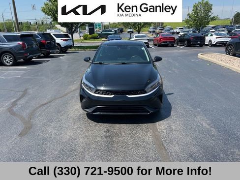 Used 2022 Kia Forte LXS FWD image 5