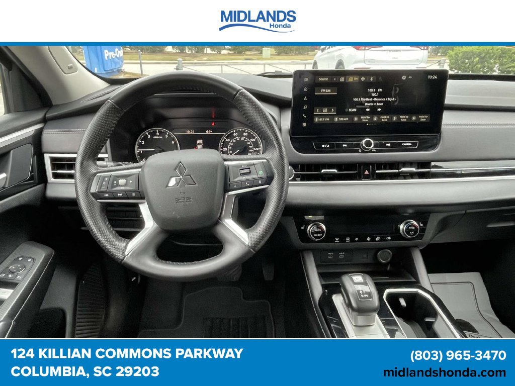 Used 2025 Mitsubishi Outlander SE FWD image 12