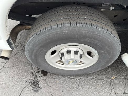 Used 2024 Chevrolet Express 2500 w/ Driver Convenience Package image 11