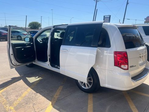 Used 2020 Dodge Grand Caravan SE FWD image 10
