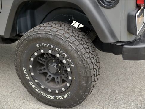 Used 2004 Jeep Wrangler 4WD w/ 30" Tire & Wheel Group image 35