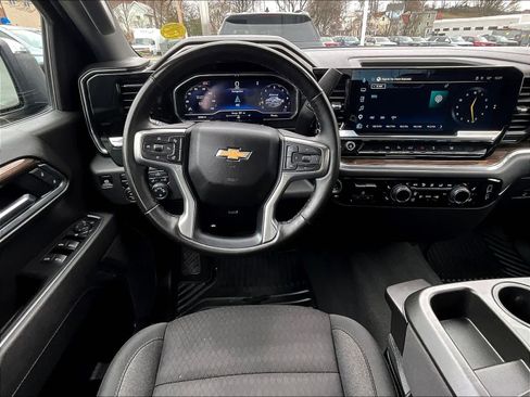 Used 2025 Chevrolet Silverado 1500 LT image 17