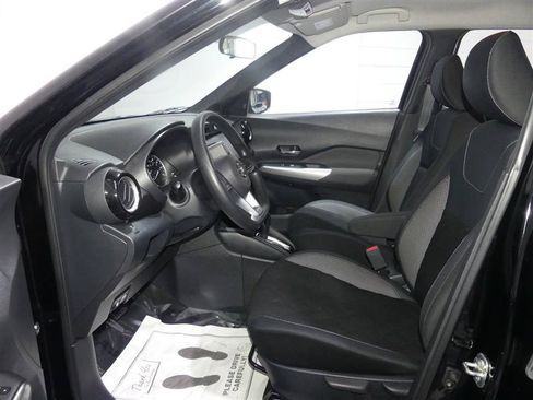 Used 2019 Nissan Kicks SV FWD image 21