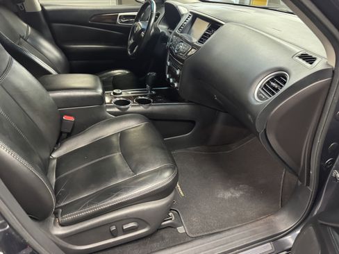 Used 2014 Nissan Pathfinder SL w/ SL Tech Package image 18