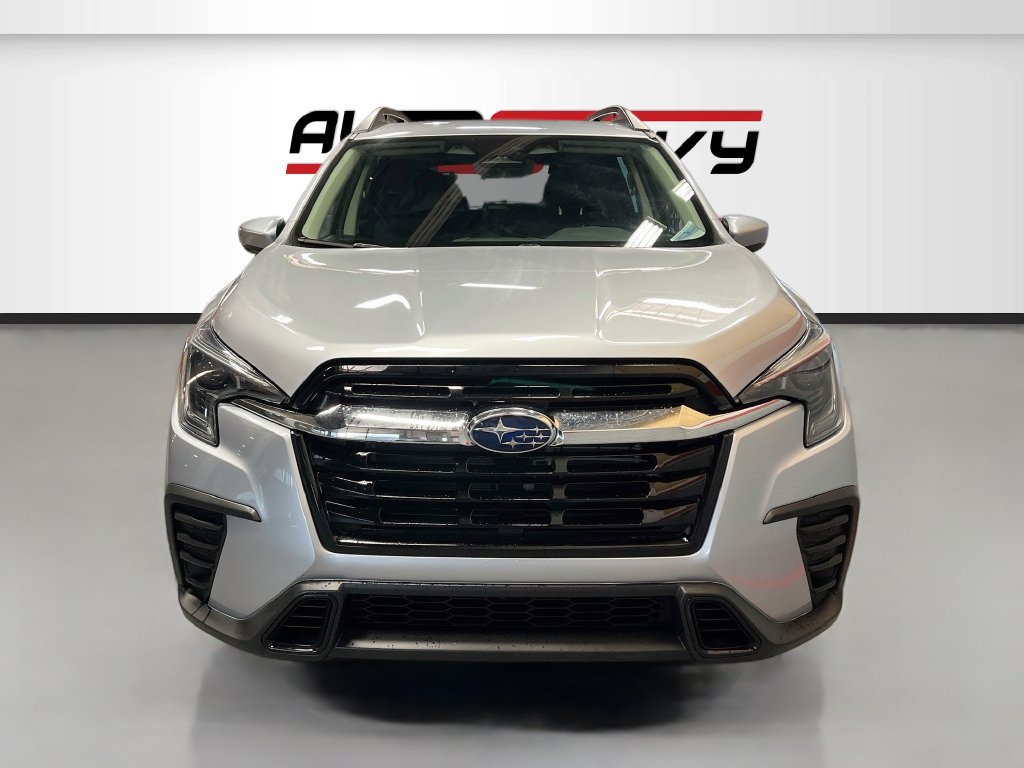 Used 2025 Subaru Ascent Premium AWD/4WD image 2