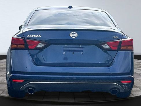 Used 2020 Nissan Altima 2.5 SR w/ Premium Package FWD image 4