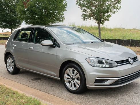Used 2020 Volkswagen Golf 4-Door FWD image 3