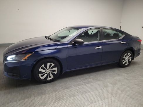 Used 2024 Nissan Altima 2.5 S FWD image 2