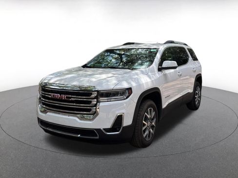 Used 2023 GMC Acadia SLT FWD image 3
