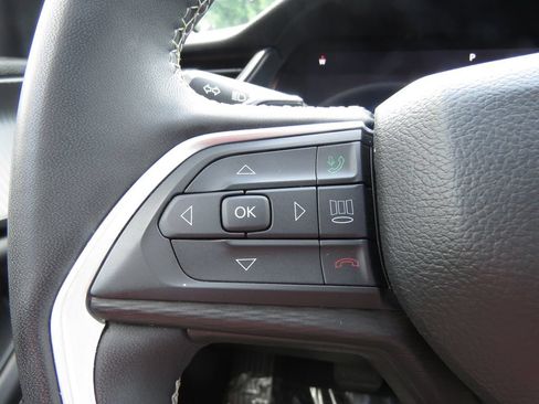 Used 2023 Jeep Grand Cherokee L Laredo w/ Luxury Tech Group I AWD/4WD image 23