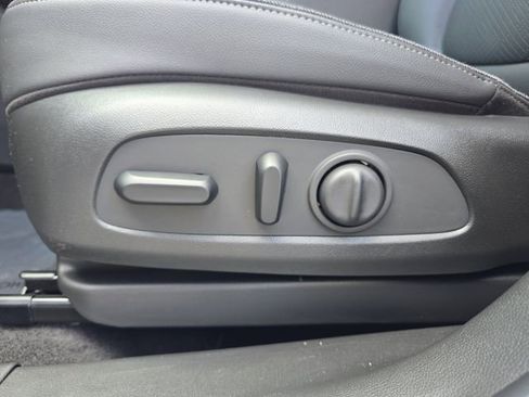 Certified 2020 Buick Encore GX Essence w/ Advanced Technology Package FWD image 18
