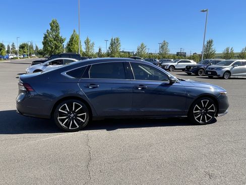 Used 2023 Honda Accord Touring image 6