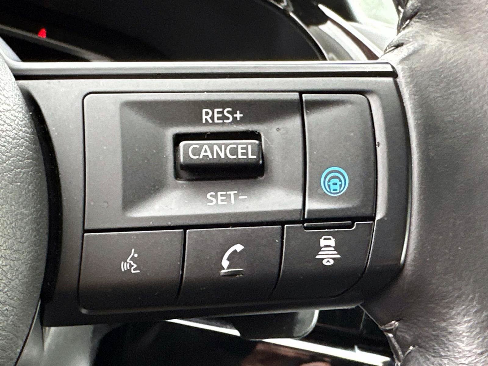 Certified 2024 Nissan Pathfinder SV w/ Black Appearance Package AWD/4WD image 58
