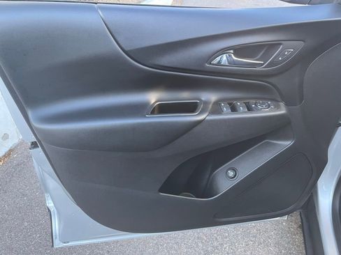 Used 2021 Chevrolet Equinox LT image 10