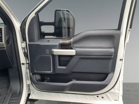 Used 2022 Ford F250 Lariat w/ Lariat Ultimate Package image 15