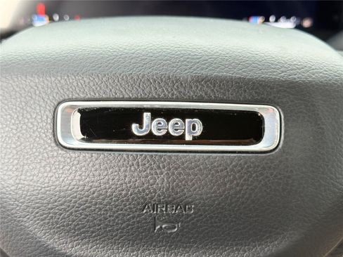 Used 2024 Jeep Grand Cherokee Limited w/ Luxury Tech Group II AWD/4WD image 25