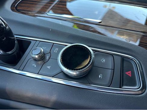 Certified 2024 Cadillac Escalade Premium Luxury w/ Performance Package AWD/4WD image 33