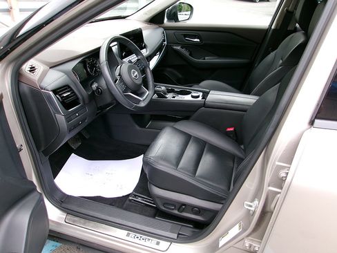 Used 2023 Nissan Rogue SL w/ SL Premium Package AWD/4WD image 12