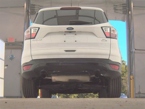 Used 2018 Ford Escape SE w/ SE Sport Appearance Package AWD/4WD image 7