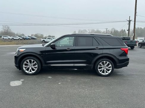 Used 2022 Ford Explorer Platinum w/ Equipment Group 601A AWD/4WD image 2