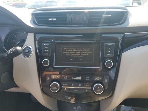Used 2019 Nissan Rogue Sport SL w/ Premium Package FWD image 33
