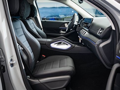 New 2026 Mercedes-Benz GLS 450 4MATIC image 21