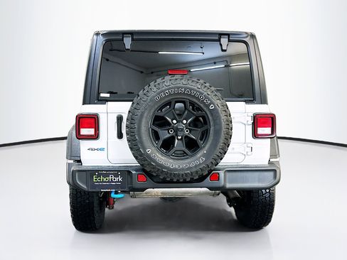 Used 2023 Jeep Wrangler Unlimited w/ Cold Weather Group AWD/4WD image 7