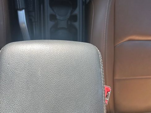 Used 2020 Jeep Wrangler Unlimited Sahara AWD/4WD image 21