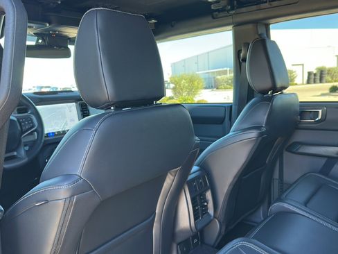 Used 2025 Ford Bronco Outer Banks image 17