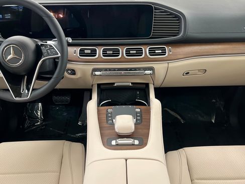 New 2026 Mercedes-Benz GLS 450 4MATIC image 13