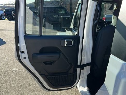 New 2026 Jeep Gladiator Sport image 19