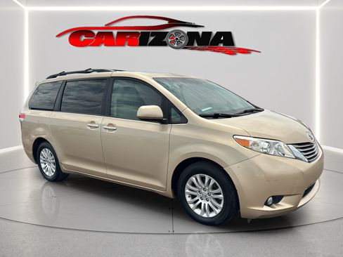 Used 2011 Toyota Sienna XLE w/ Premium Pkg FWD image 2