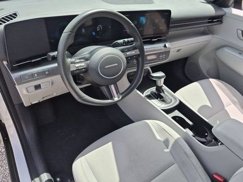 Used 2025 Hyundai Kona SEL FWD image 15
