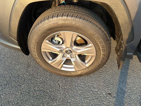 Certified 2025 Toyota RAV4 LE AWD/4WD image 33