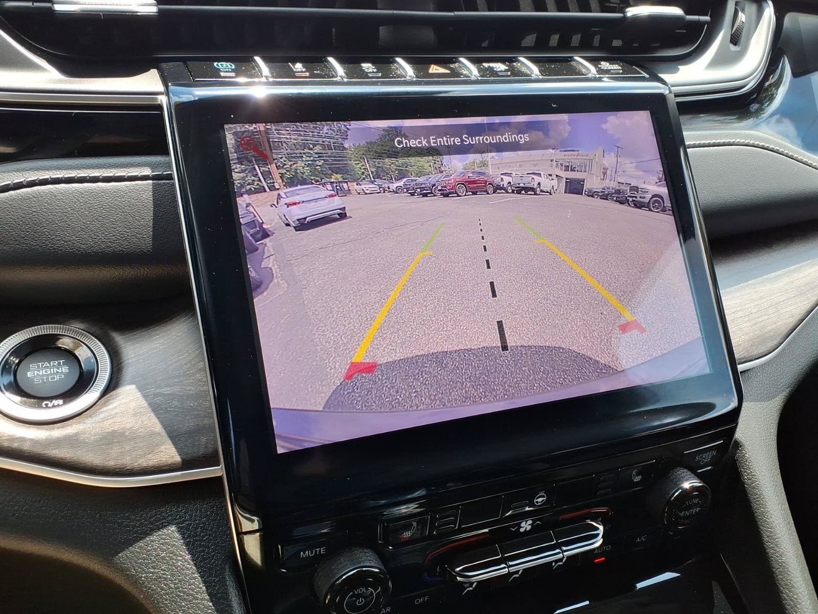 Used 2023 Jeep Grand Cherokee 4WD 4xe image 16