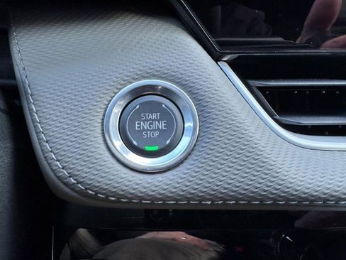 New 2026 Chevrolet Equinox LT w/ Convenience Package II image 17