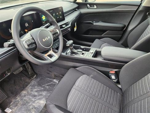 New 2025 Kia K5 LXS image 9