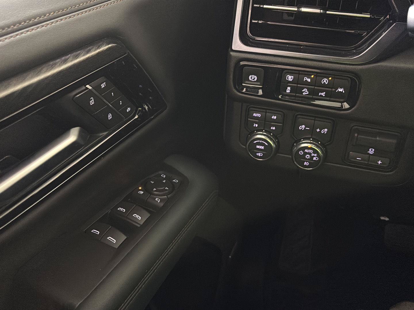 Certified 2026 GMC Yukon AT4 w/ AT4 Premium Plus Package AWD/4WD image 31